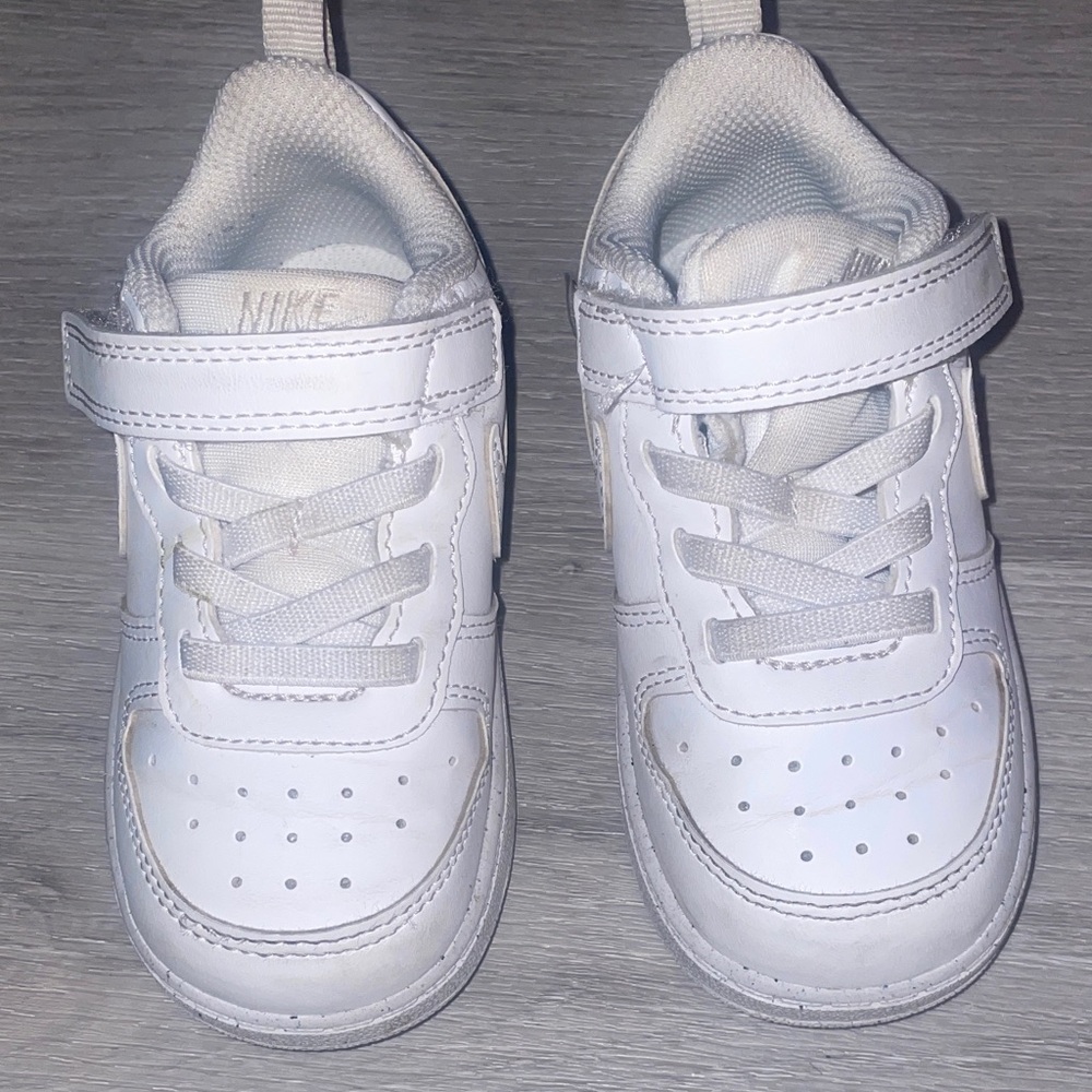 Nike Kids White Velcro Sneakers